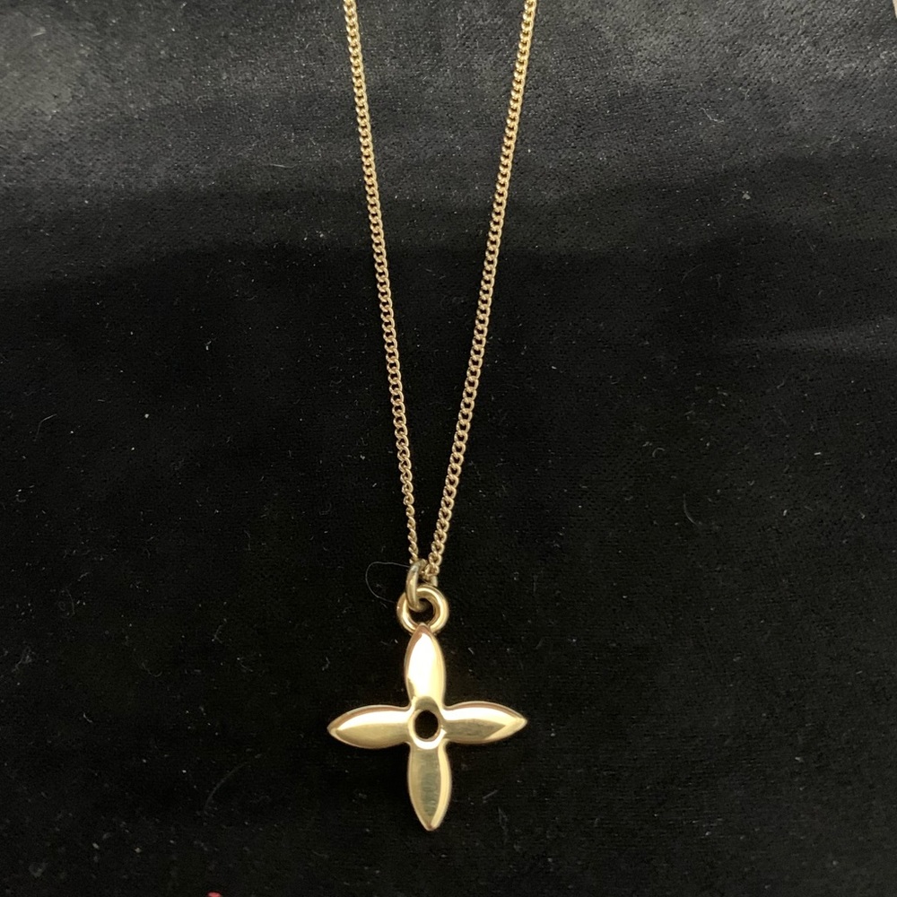 Louis Vuitton Fleur Charm